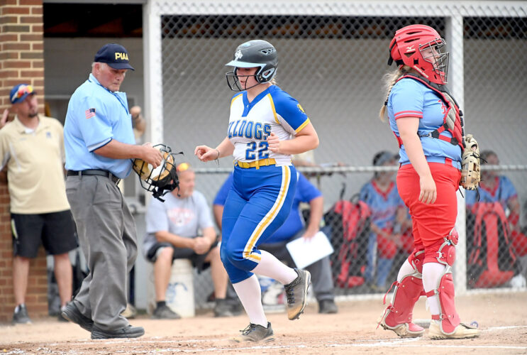 East Team receives plenty of offense vs West
